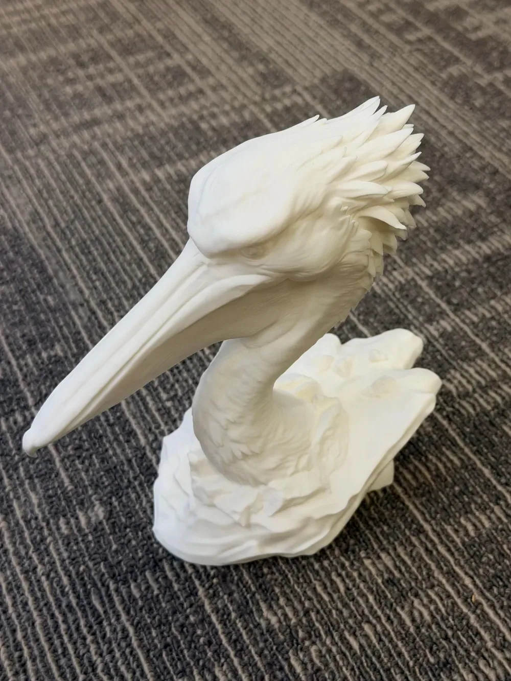 Pelican Crown Top (Escultura de cabeza de pelícano), vista 2