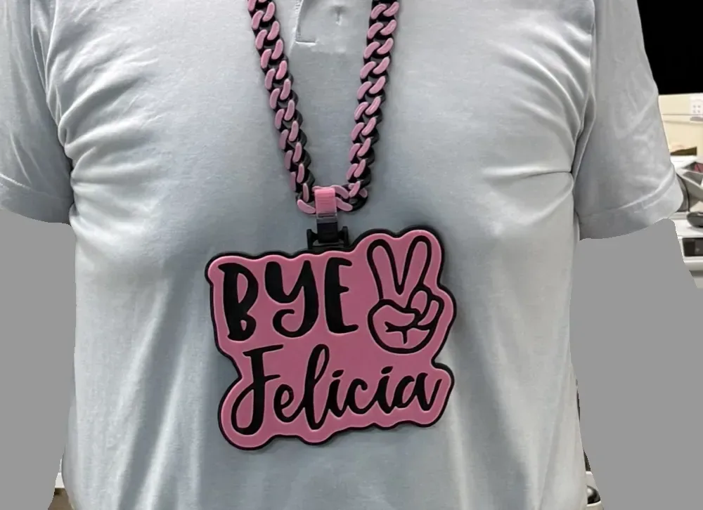 Adiós Felicia Hype Chain / Going Away Presente, vista 2