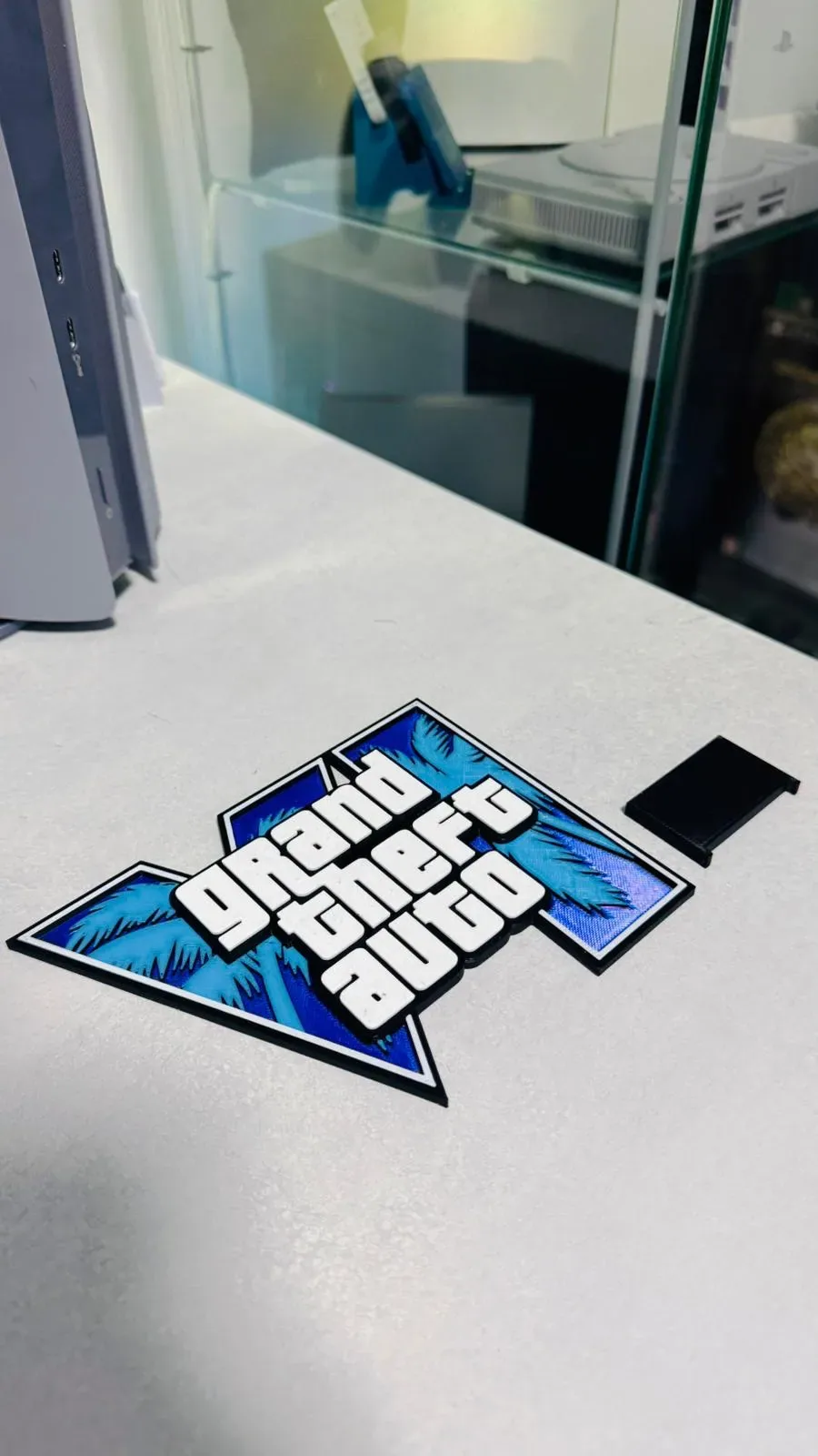 Logotipo de GTA VI con AMS y SIN AMS, vista 2