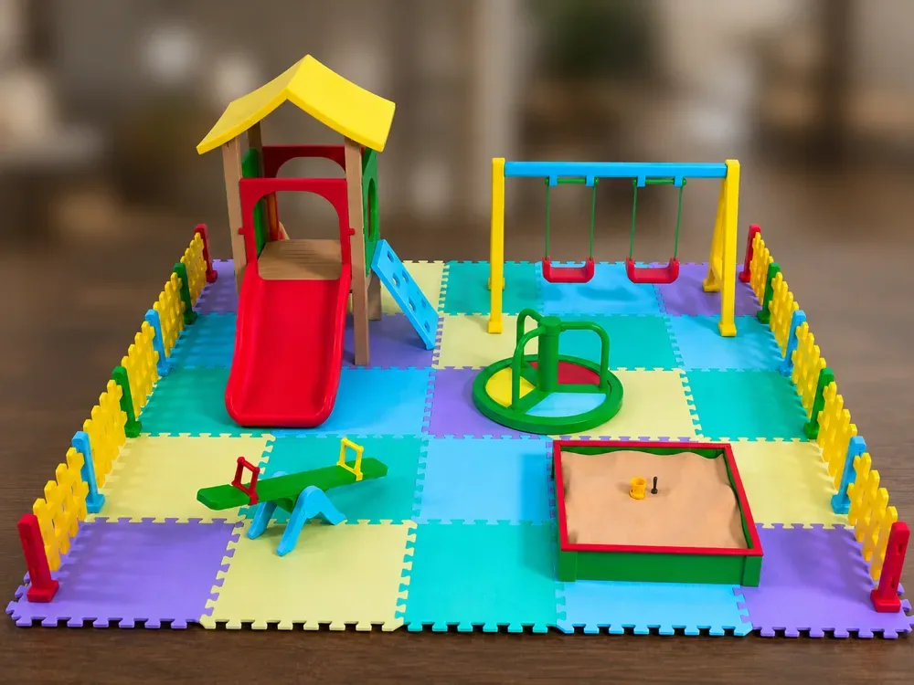 Playset de juegos infantiles: muñecas, juguetes y dioramas, vista 3