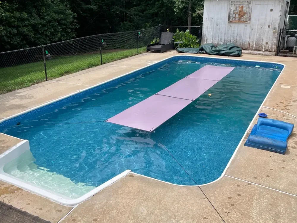 Alfombra de seguridad para piscina para animales pequeños., vista 1
