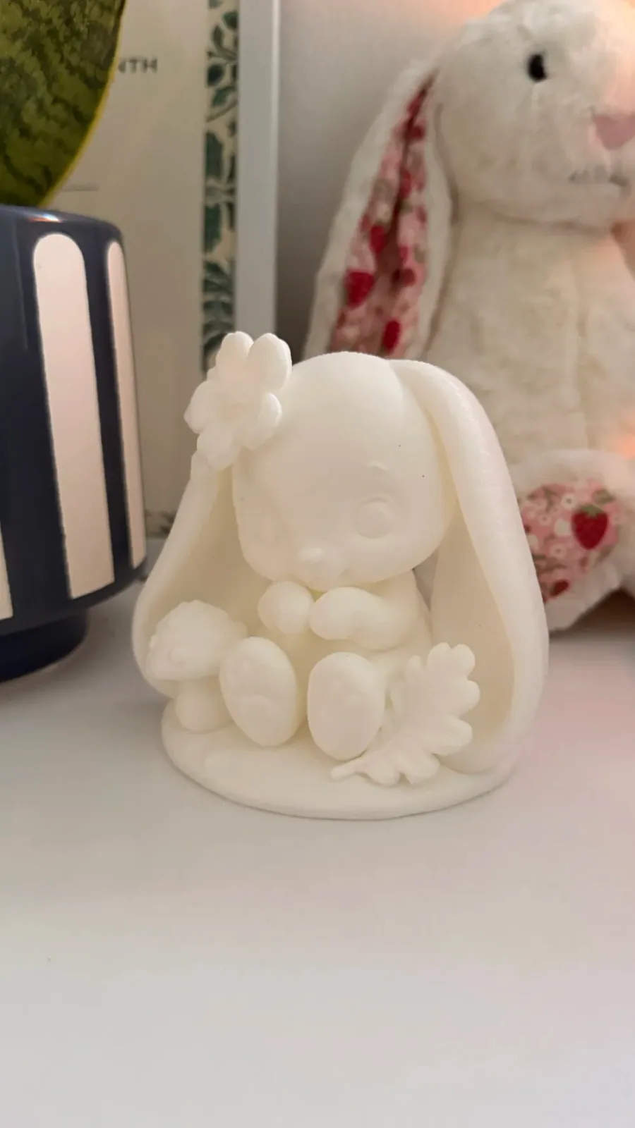 Acogedor conejito del bosque | Linda decoración de escritorio para guardería, vista 2