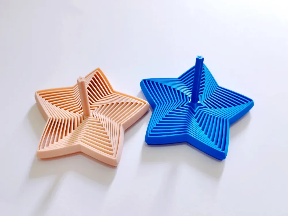 Juguete antiestrés con forma de torre de rábano y estrella de mar, vista 2