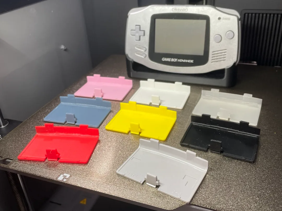Tapa de batería de Game Boy Advance para impresión 3D, vista 1