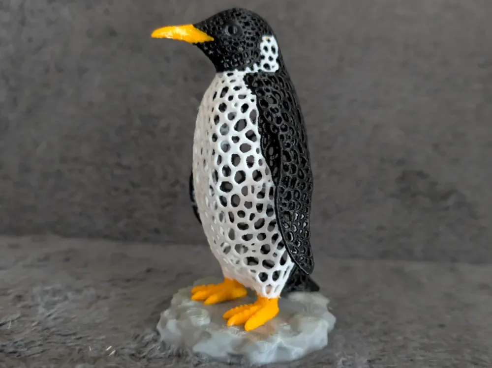 Pingüino Voronoi en la base del Iceberg, vista 1