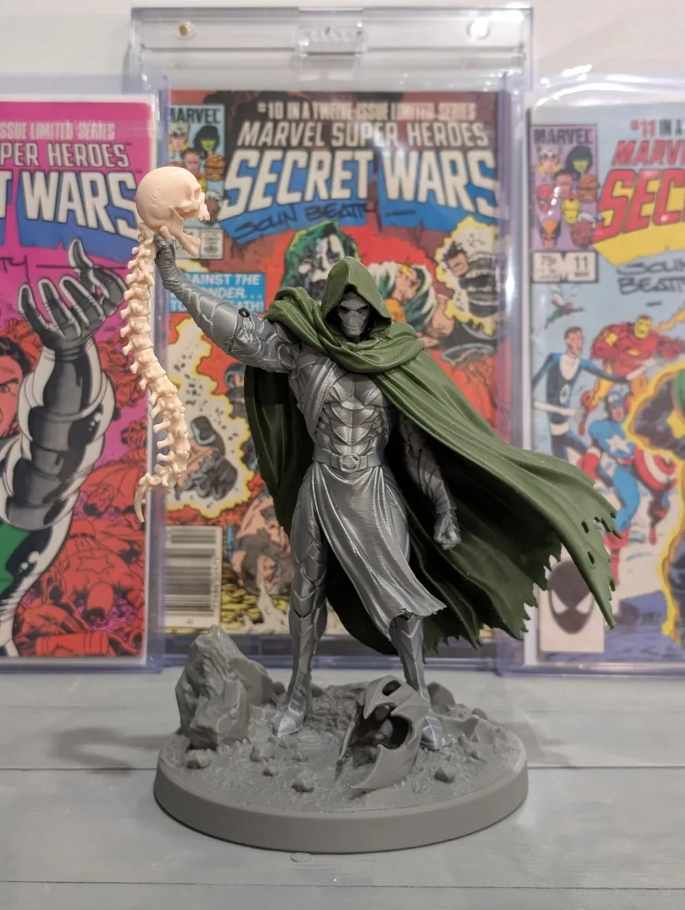 Ejecución de la columna vertebral del Doctor Doom Thanos, vista 2