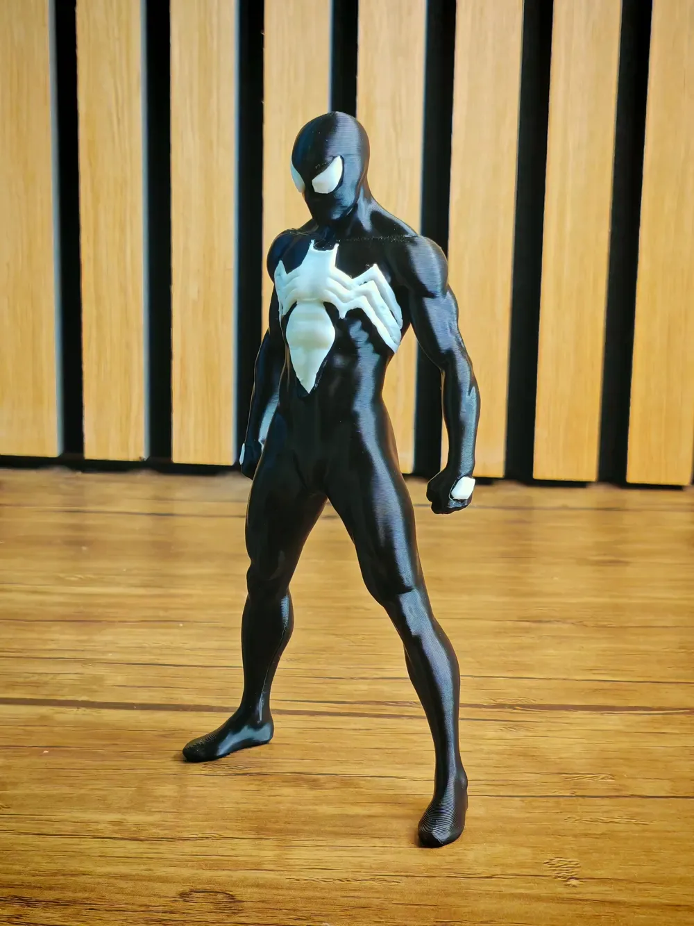 Spider-Man con traje simbionte negro — impresión sin AMS, vista 2