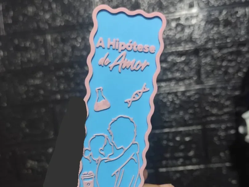 El marcador del libro Hipótesis del amor, vista 1