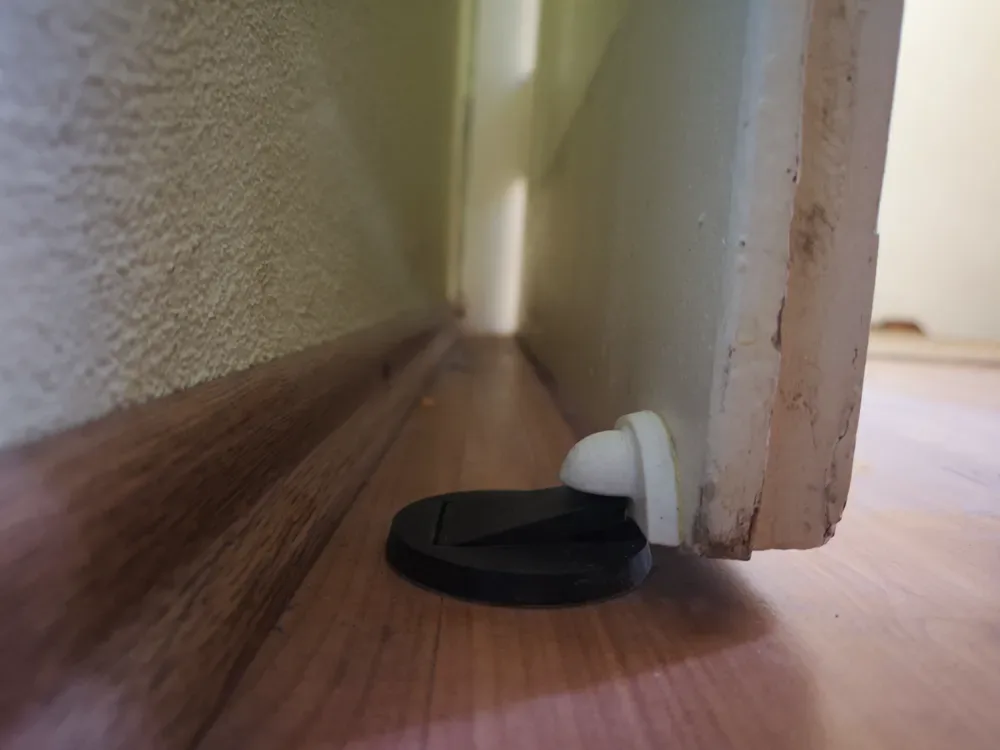 tope de puerta magnético impreso en el lugar para imanes de 10x5 para impresión 3D, vista 1