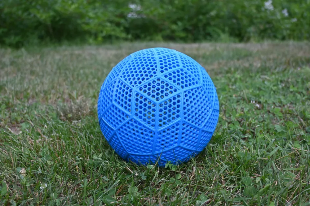 Balón de fútbol sin aire, vista 3
