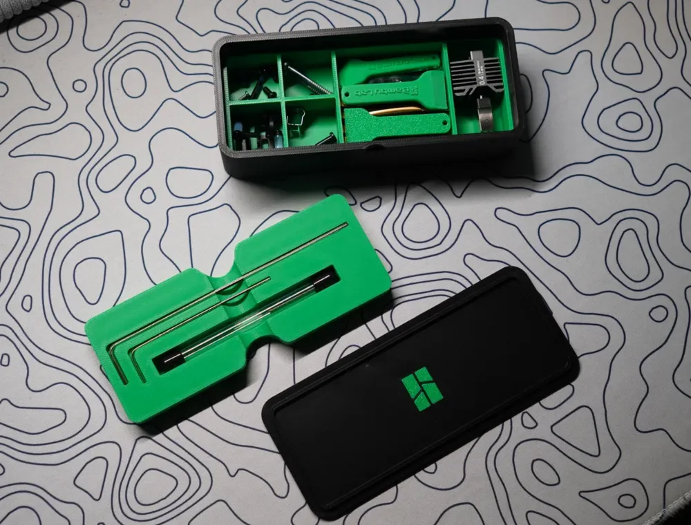CAJA ORGANIZADORA DEL KIT DE HERRAMIENTAS BAMBU LAB P1S para impresión 3D, vista 1