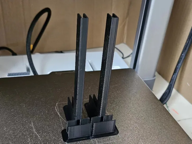 Abrazadera de partición para pecera para impresión 3D, vista 1
