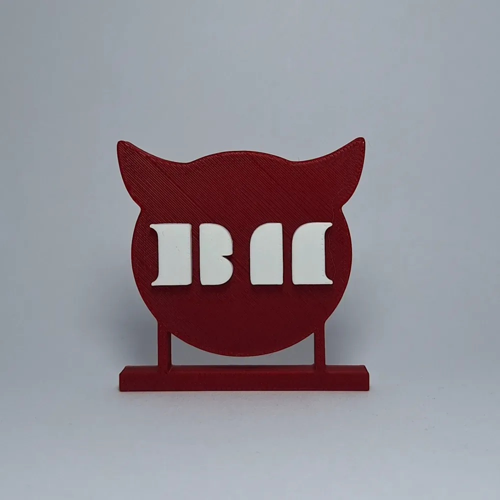 Soporte con logotipo de BABYMONSTER, vista 2