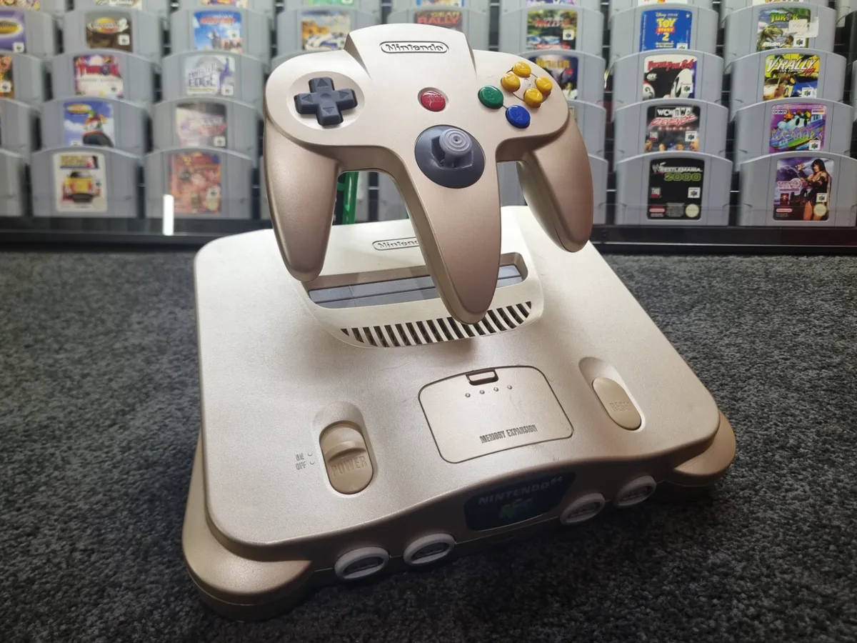 Soporte de exhibición para consola N64 Nintendo 64 para impresión 3D, vista 1