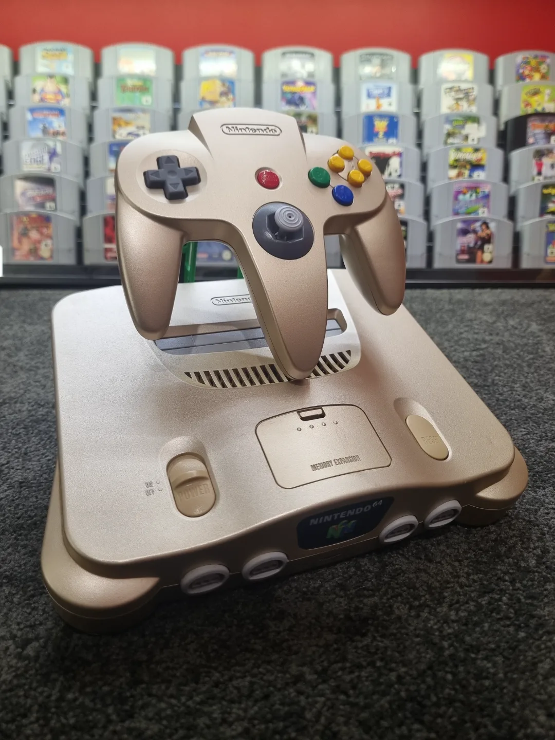 Soporte de exhibición para consola N64 Nintendo 64 para impresión 3D, vista 2