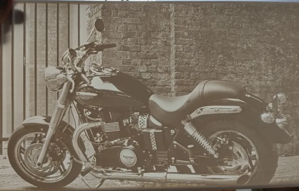 Litófana Triumph Speedmaster, vista 1