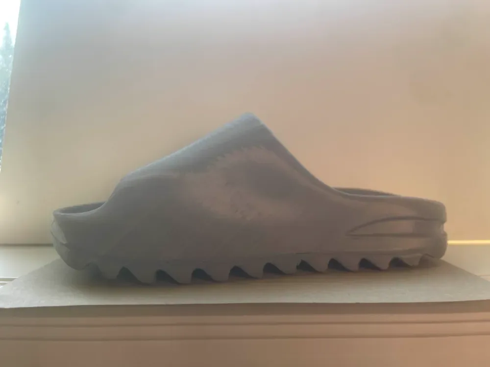 GRANDES diapositivas yeezy, vista 2