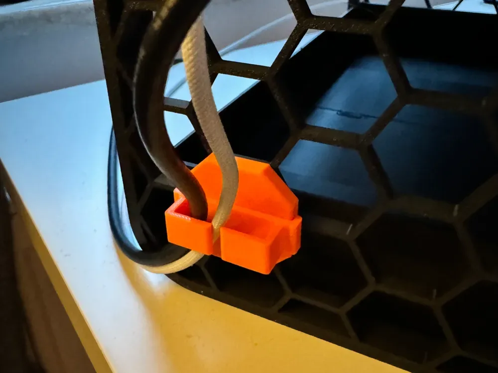 Soporte para computadora portátil con bandeja y soporte para cables para impresión 3D, vista 2