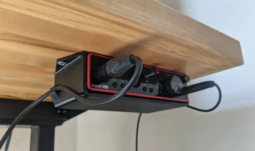 Soporte para debajo del escritorio Focusrite Scarlett 2i2, vista 1