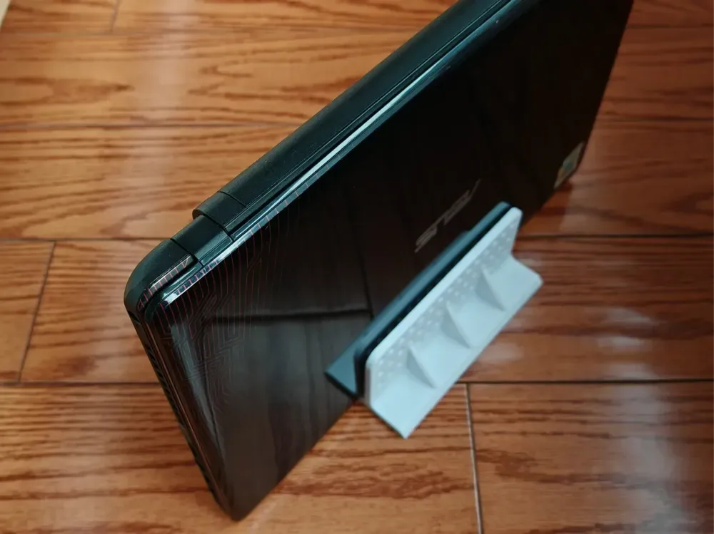 Soporte vertical para computadora portátil, vista 1