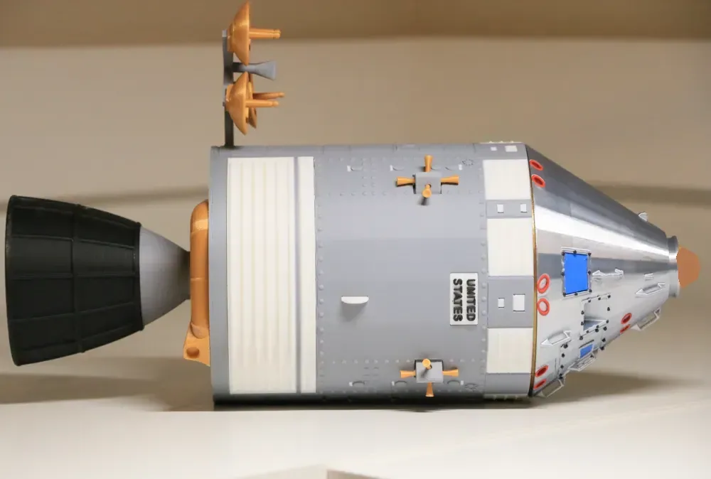 Nave espacial Apolo: módulo de comando y servicio, vista 1