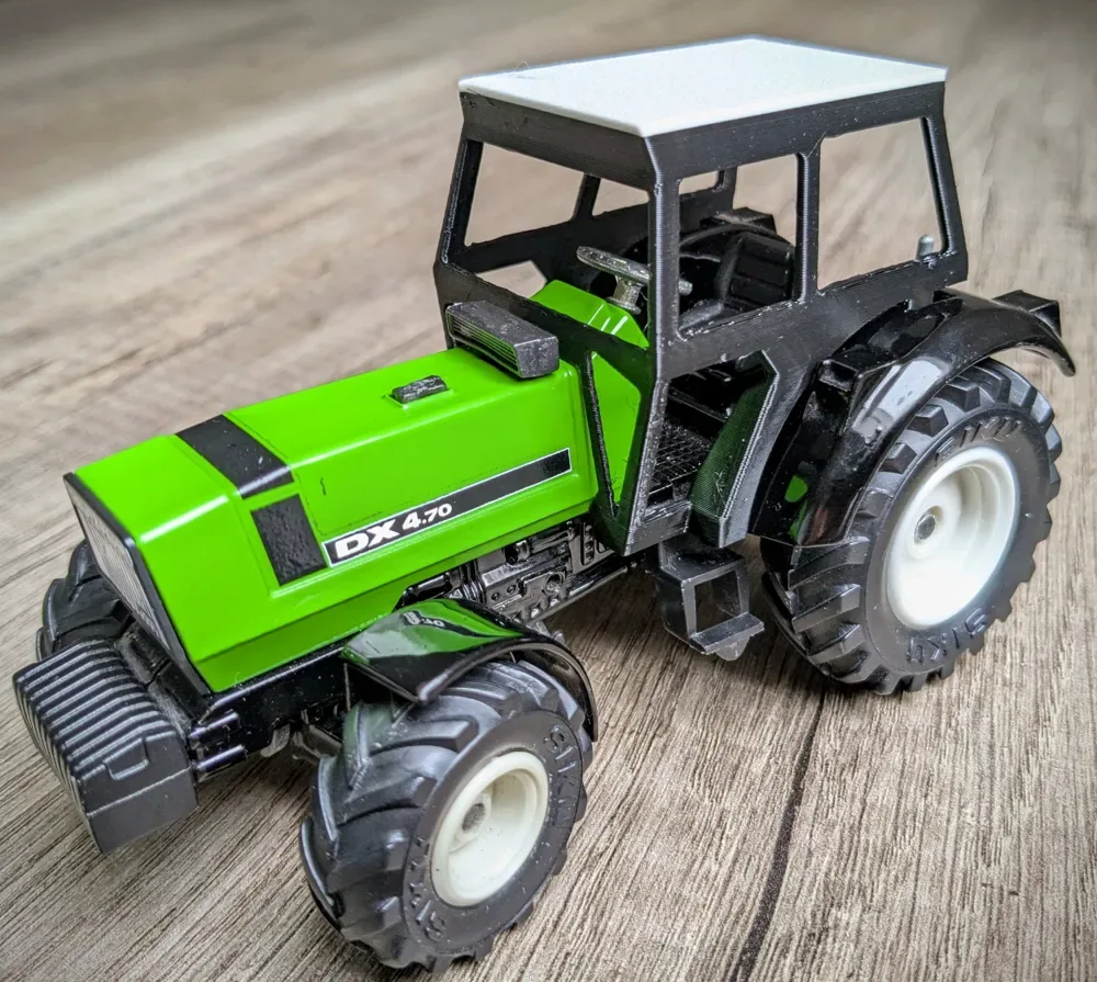 Cabina para maqueta de tractor 1:32, vista 3