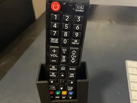 Montaje en pared para control remoto para impresión 3D, vista 1