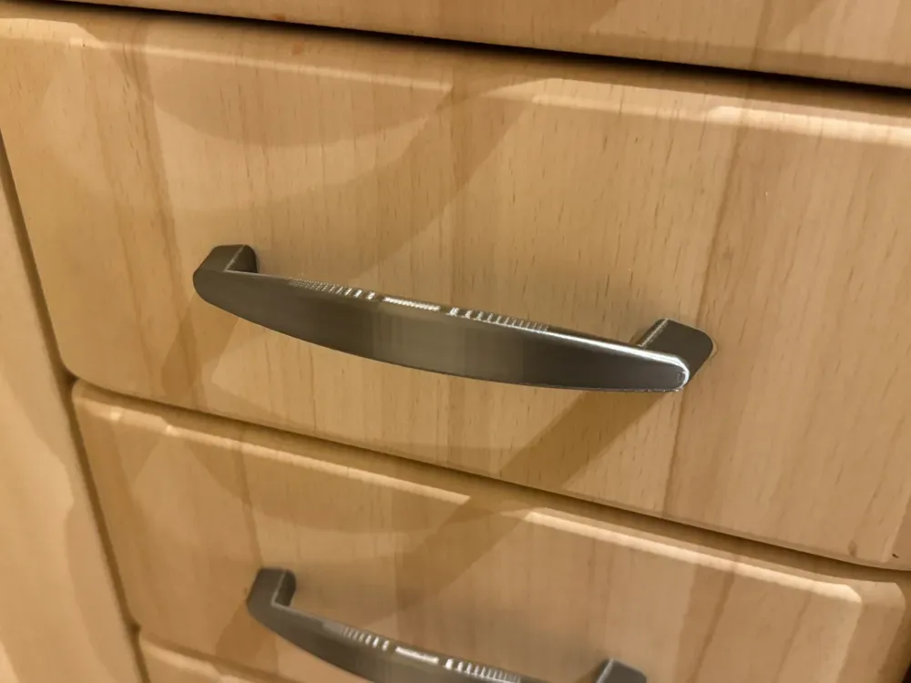 Tirador de repuesto para mueble de cocina (128 mm) para impresión 3D, vista 1