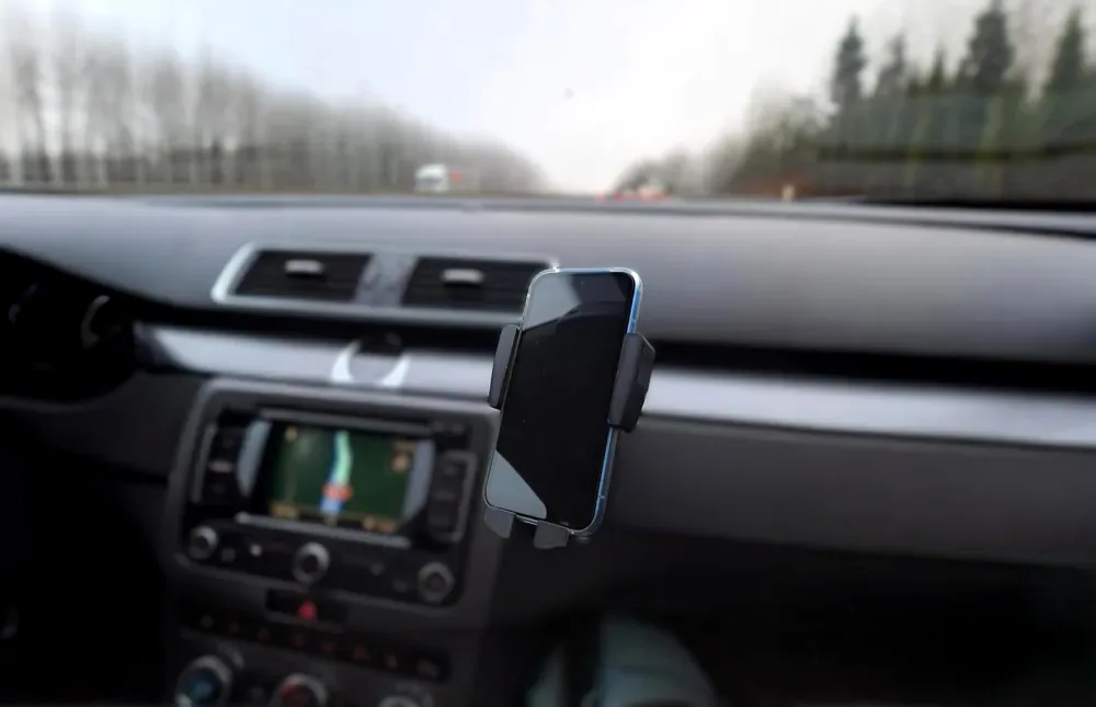Soporte para smartphone VW Preparación UHV | Soporte para teléfono, vista 2