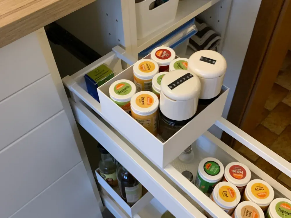 Extensión de cajón Ikea Metod Maximera de 20 cm para aceites, etc., vista 1