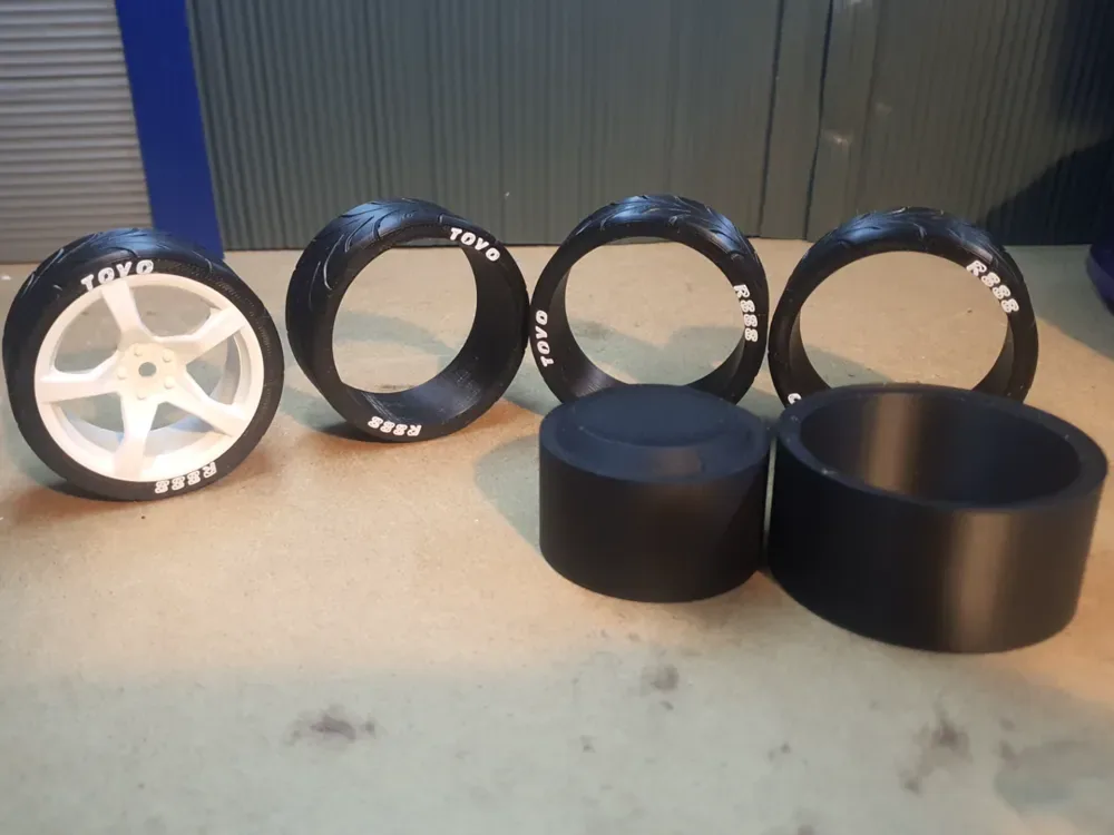 1:10 52mm RC Toyo R888 Estilo Drift Neumáticos + Herramienta, vista 1