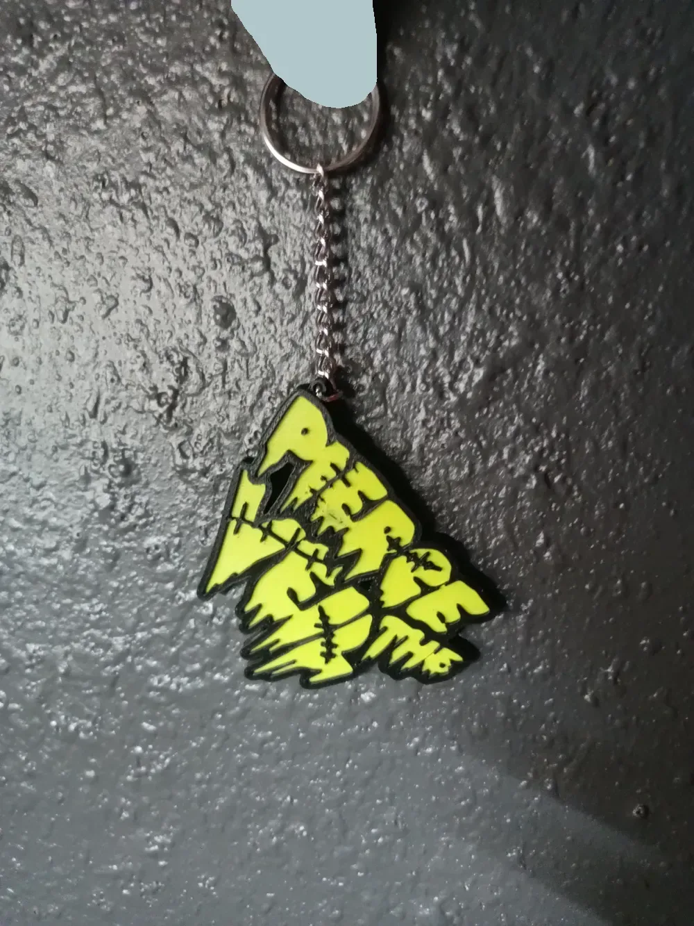 Llavero con el logo de Pierce the Veil, vista 3