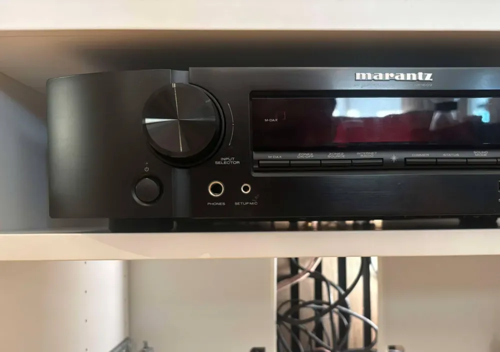 Pies más pequeños Marantz NR - pies receptores, vista 1