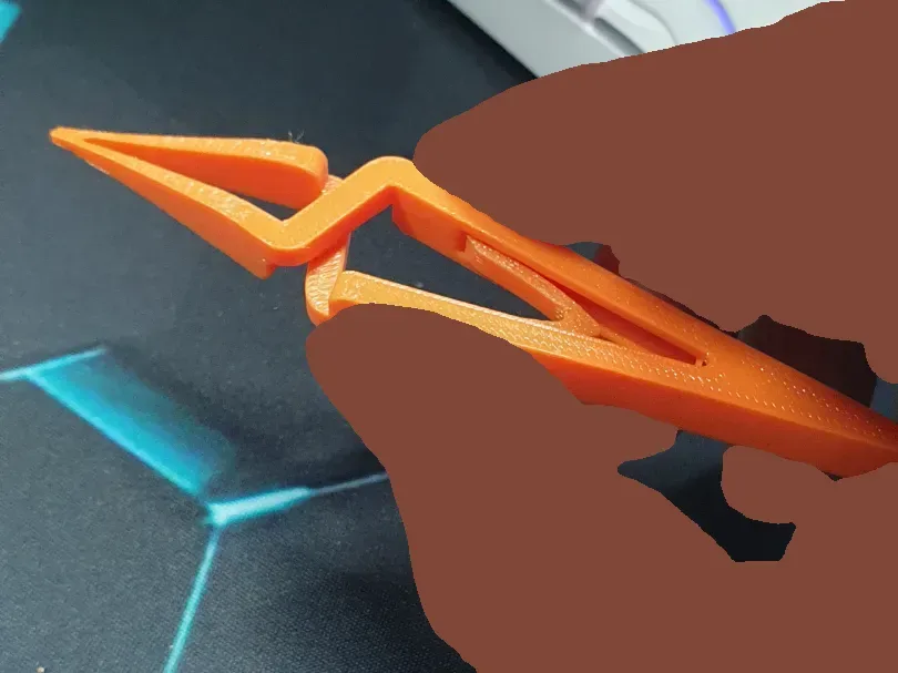 v3 Pinza cruzada autoblocante para impresión 3D, vista 1